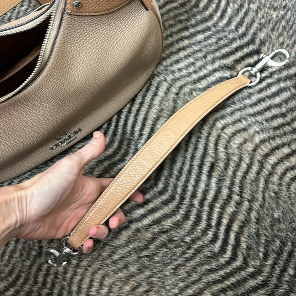 Coach Tan Leather Hobo Beige Handbag‎ Wallet Casual Bag EUC